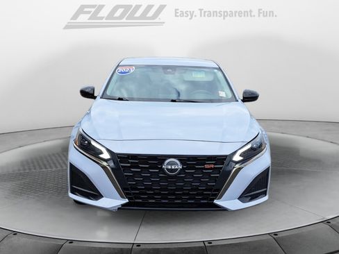 Used 2023 Nissan Altima 2.5 SR FWD image 3
