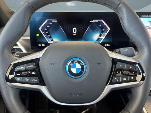 Used 2025 BMW i4 eDrive40 w/ Parking Assistance Package RWD image 17