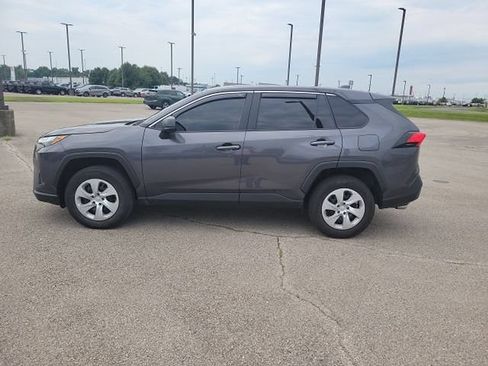 Used 2024 Toyota RAV4 LE AWD/4WD image 4