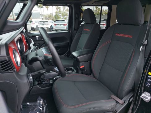 Used 2021 Jeep Wrangler Unlimited Rubicon AWD/4WD image 14