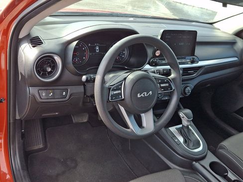 Used 2023 Kia Forte LXS w/ LXS Technology Package image 25