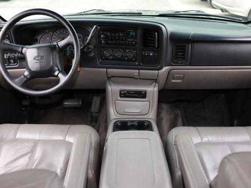 Used 2002 Chevrolet Tahoe LT RWD image 2