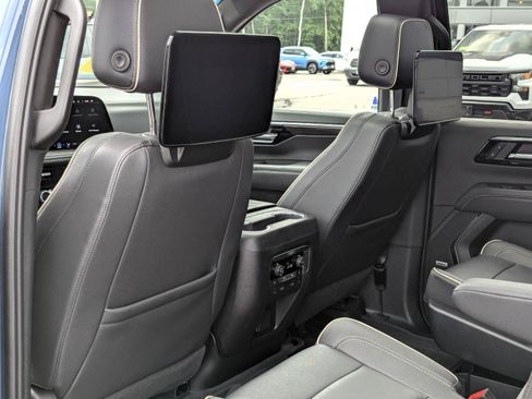 Used 2025 Chevrolet Tahoe Premier AWD/4WD image 17