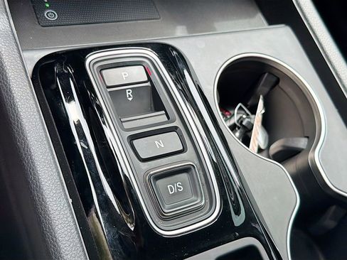 Used 2025 Honda Pilot EX-L image 16