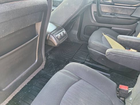 Used 2017 Chevrolet Traverse LT w/ Style and Technology Package FWD image 18