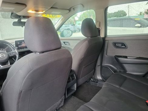 Used 2023 Nissan Rogue S image 12