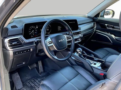 Used 2024 Kia Telluride SX FWD image 16