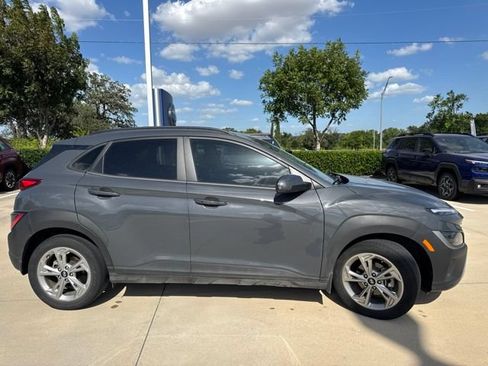Used 2023 Hyundai Kona SEL FWD image 2