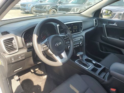 Used 2022 Kia Sportage LX AWD/4WD image 8