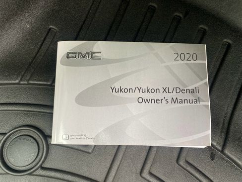 Used 2020 GMC Yukon Denali w/ Denali Premium Package image 37