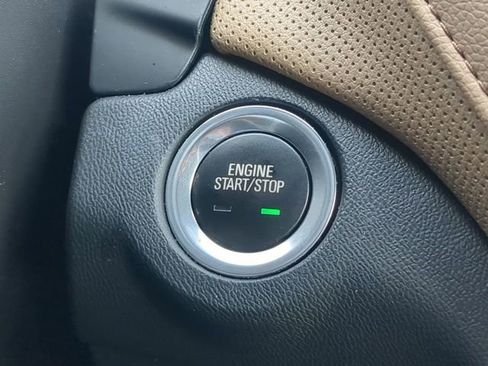 Used 2022 Chevrolet Equinox Premier FWD image 35