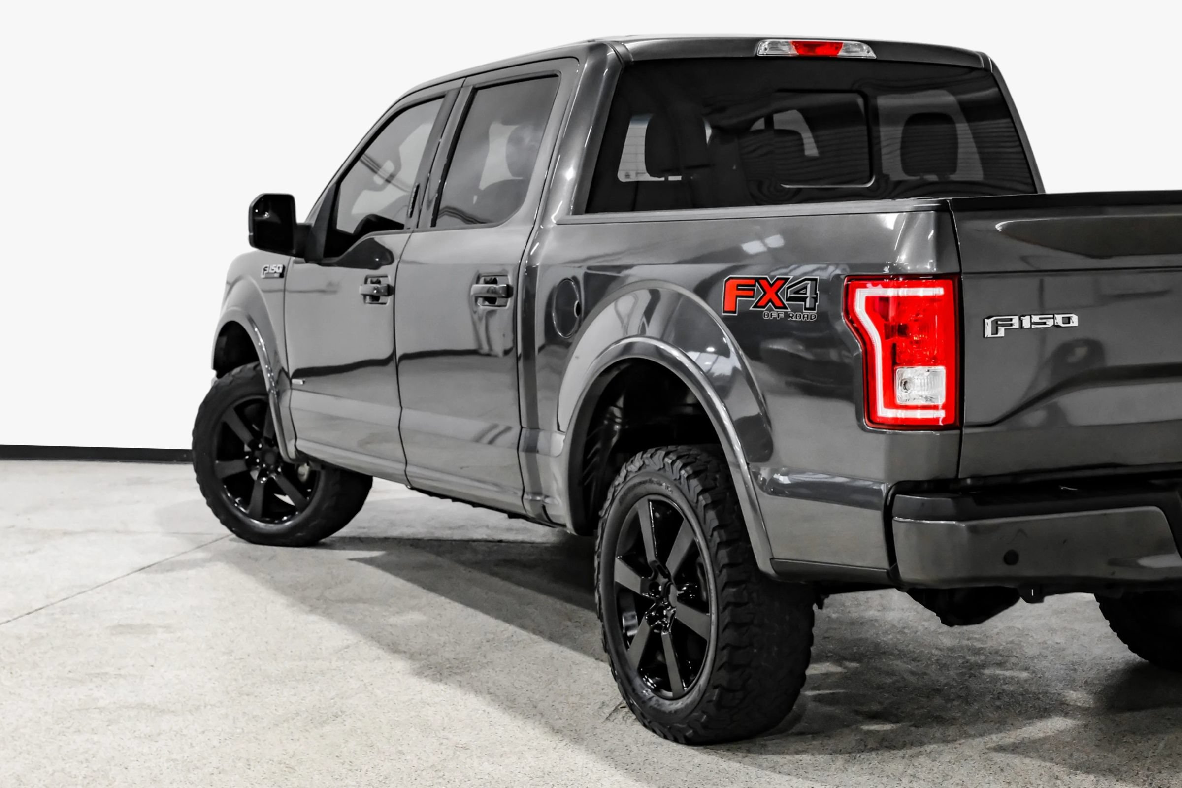 Used 2017 Ford F150 XLT w/ Equipment Group 302A Luxury AWD/4WD image 14