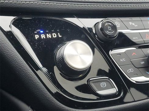 New 2026 Chrysler Pacifica Limited w/ Trailer Tow Group image 28