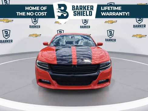 Used 2017 Dodge Charger SXT w/ Plus Group RWD image 3