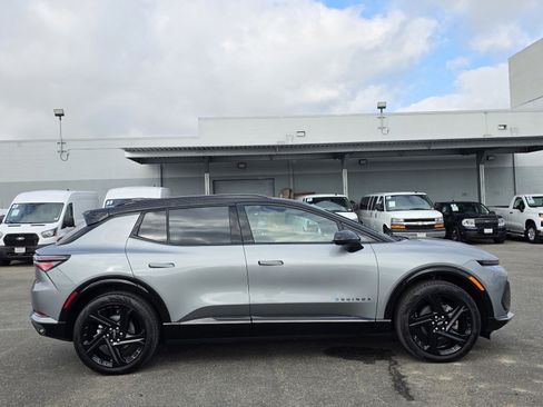 New 2026 Chevrolet Equinox EV RS image 8