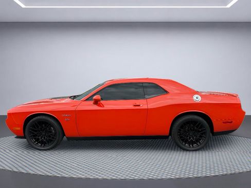 Used 2009 Dodge Challenger R/T RWD image 3