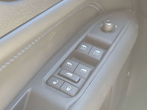 New 2026 Jeep Compass Latitude AWD/4WD image 33
