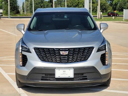 Used 2021 Cadillac XT4 Luxury FWD image 2