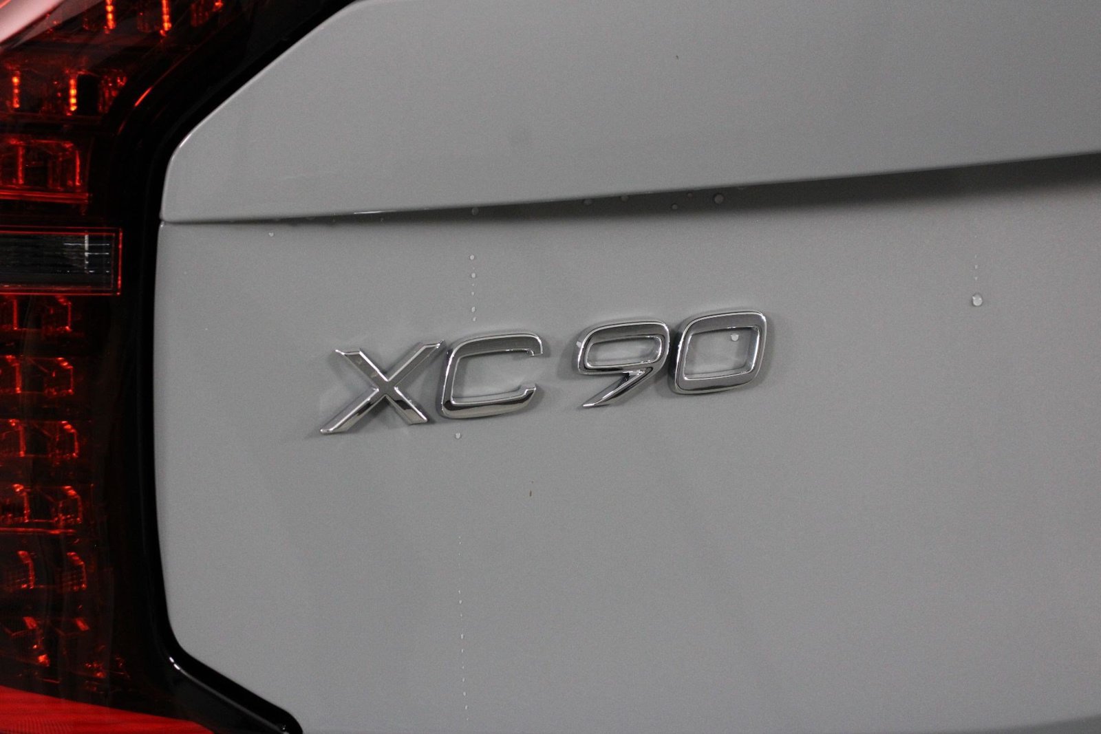 New 2026 Volvo XC90 T8 Plus w/ Protection Package AWD/4WD image 16