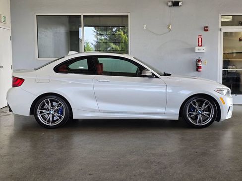 Used 2016 BMW M235i Coupe RWD image 4