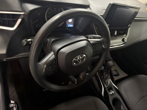 Used 2022 Toyota Corolla LE FWD image 18