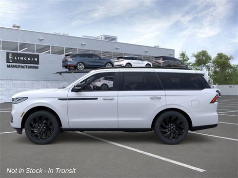 New 2025 Lincoln Navigator Reserve w/ Jet Appearance Package image 3