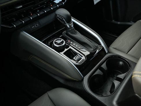 New 2026 Chevrolet Colorado ZR2 w/ Technology Package image 25