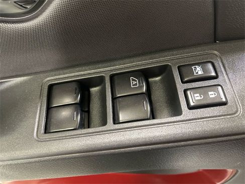 Used 2024 Nissan Frontier PRO-4X w/ Pro Convenience Package image 13