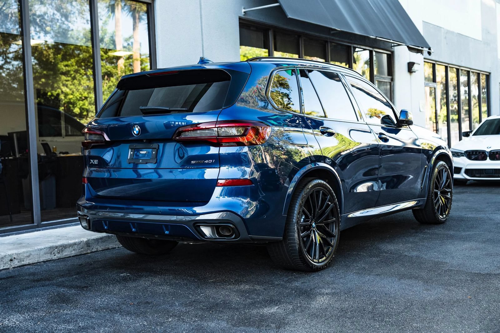 Used 2023 BMW X5 sDrive40i w/ M Sport Package RWD image 9