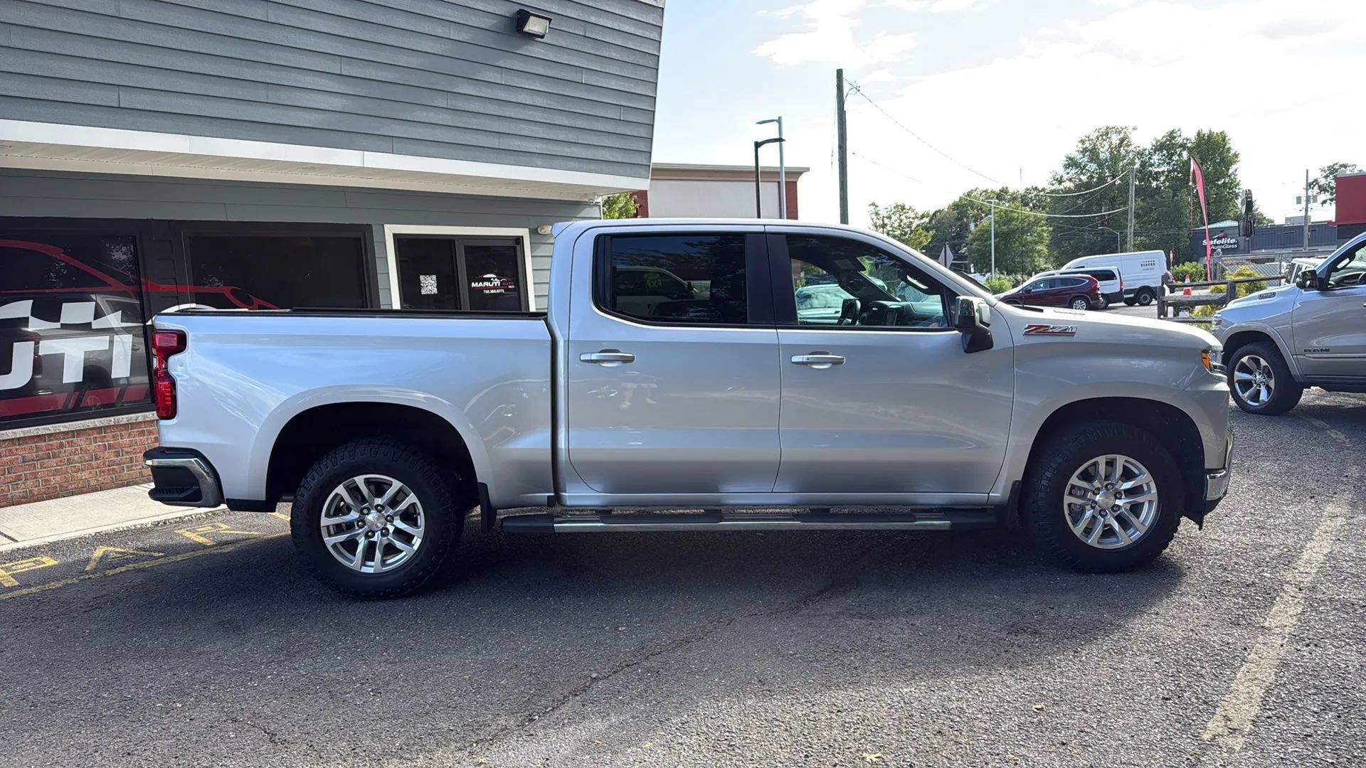Used 2020 Chevrolet Silverado 1500 LT w/ All-Star Edition AWD/4WD image 4
