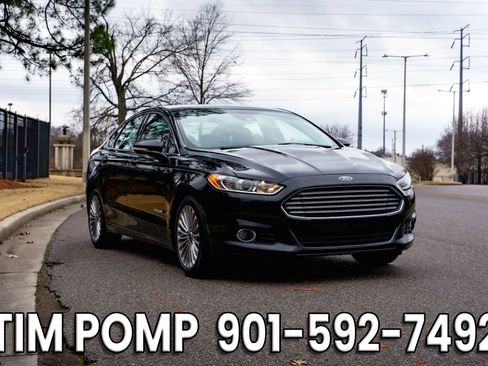 Used 2014 Ford Fusion Titanium image 3