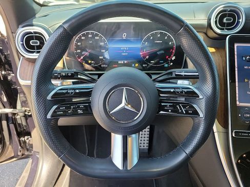 Used 2023 Mercedes-Benz GLC 300 4MATIC image 21