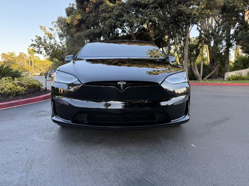 Used 2022 Tesla Model X image 4