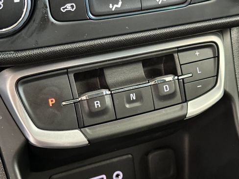 Used 2024 GMC Terrain SLE w/ Elevation Edition image 21