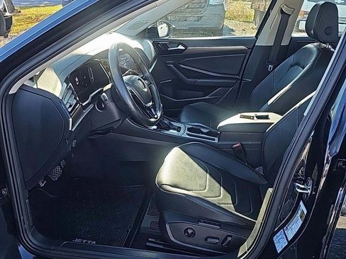 Used 2019 Volkswagen Jetta SEL Premium image 10