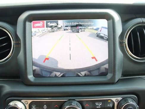 Used 2021 Jeep Wrangler Unlimited Sahara AWD/4WD image 25