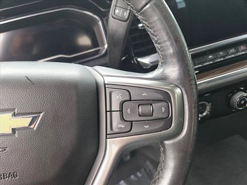Used 2023 Chevrolet Silverado 1500 LT AWD/4WD image 17