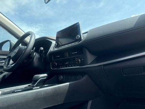 Certified 2023 Nissan Rogue SV w/ SV Premium B Package FWD image 24