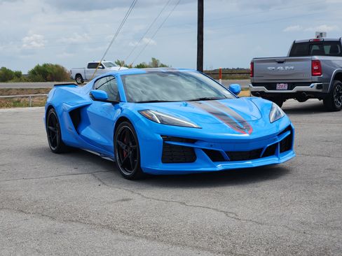 Used 2025 Chevrolet Corvette E-Ray AWD/4WD image 3