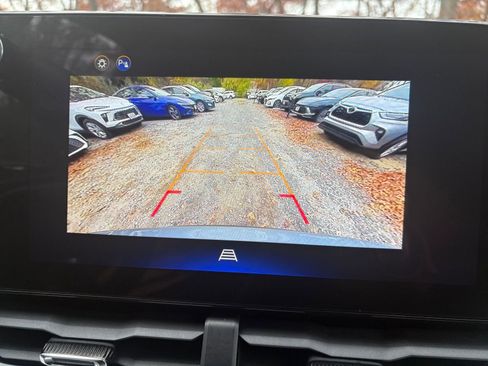 Used 2025 Chevrolet Equinox LT image 17