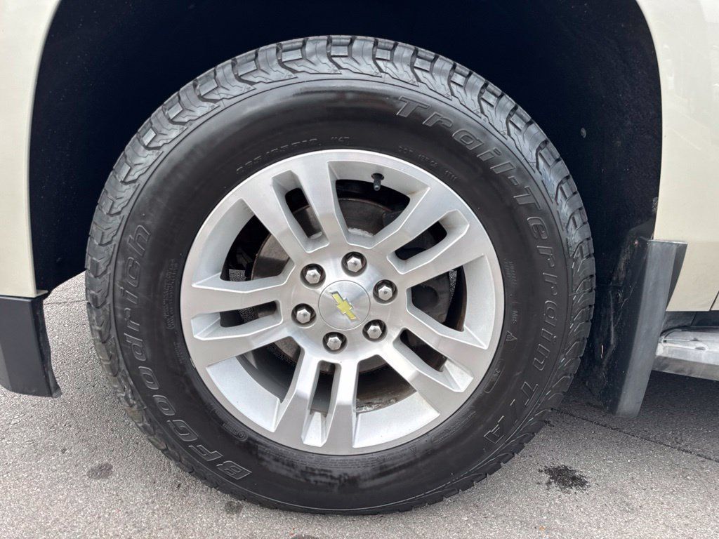 Used 2015 Chevrolet Tahoe LT w/ Luxury Package AWD/4WD image 28