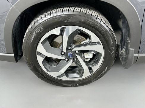 Used 2023 Subaru Forester Touring AWD/4WD image 32