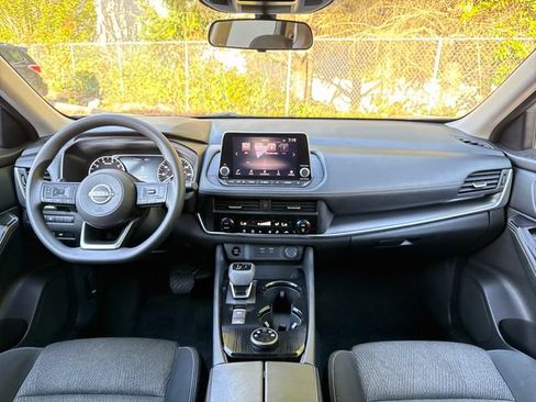 Used 2024 Nissan Rogue SV AWD/4WD image 11