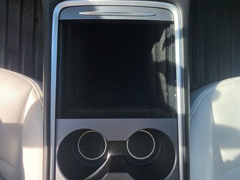 Used 2023 Tesla Model Y Long Range AWD/4WD image 25