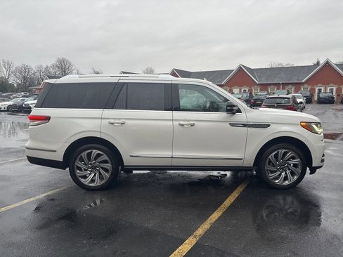 Used 2023 Lincoln Navigator Reserve image 10
