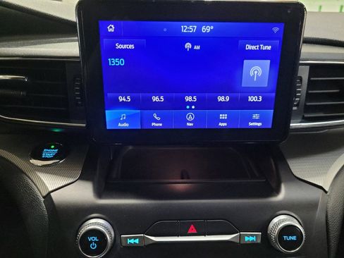 Used 2020 Ford Explorer XLT w/ Equipment Group 202A AWD/4WD image 25