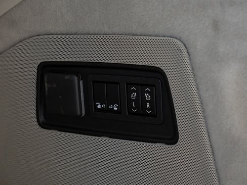 Used 2021 Cadillac Escalade Sport Platinum w/ LPO, ONYX Package image 39