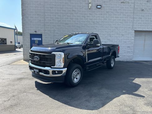 Used 2024 Ford F350 XL w/ Snow Plow/Camper Package AWD/4WD image 2