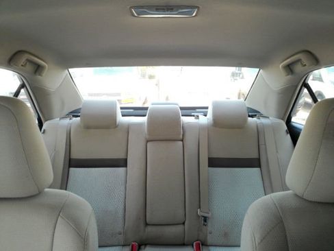 Used 2012 Toyota Camry LE FWD image 30
