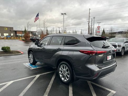 Certified 2020 Toyota Highlander Limited image 5